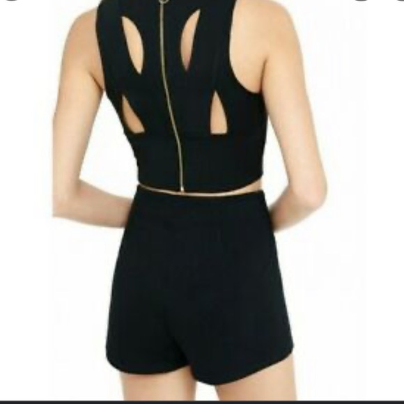 Express crop top with cutouts - Picture 2 of 4